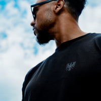 Black in black FFWL-Shirt minimalistisch
