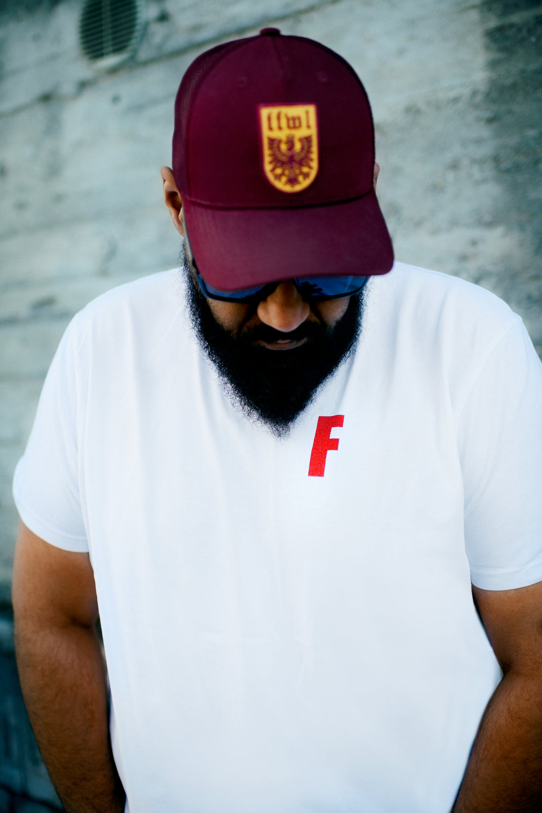 Rotes F-Shirt